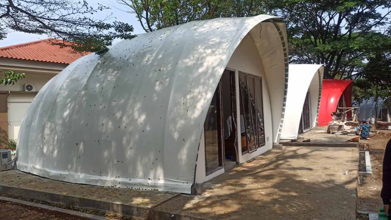 Proyek Glamping Puncak – Tenda Membran untuk Penginapan Alam